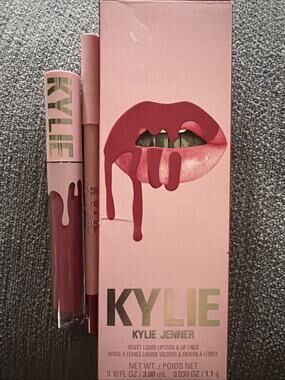 KYLIE Cosmetics Lip Kit 100 Posie K Matte Lip Liner + Liquid lipstick